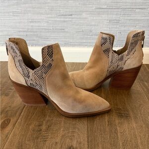 Vince Camuto Gannilla leather booties, snipped toe, with Snakeskin, sz 7, NEW